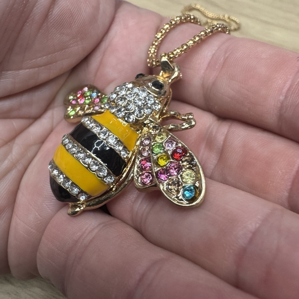 Betsey Johnson 3D Bumble Bee Rhinestone Necklace Rainbow Wings - Picture 3 of 7